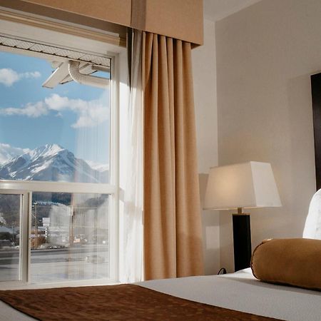 Ramada Golden Hotel Kültér fotó