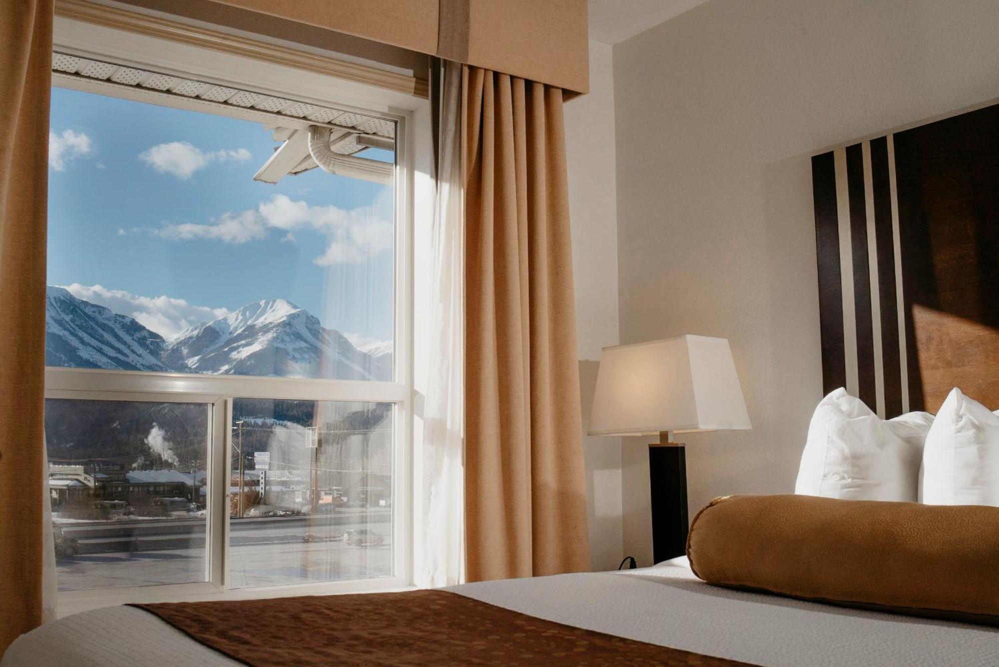 Ramada Golden Hotel Kültér fotó