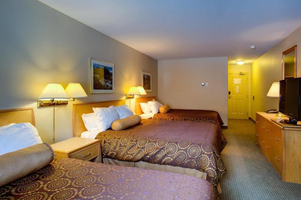 Ramada Golden Hotel Kültér fotó