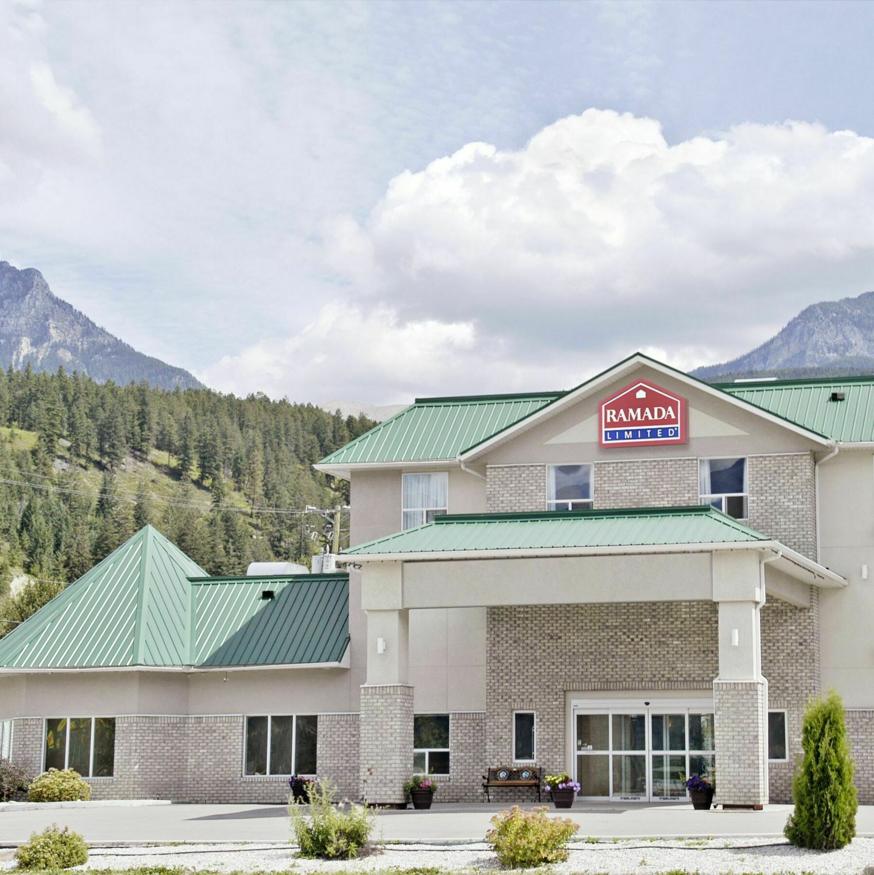 Ramada Golden Hotel Kültér fotó