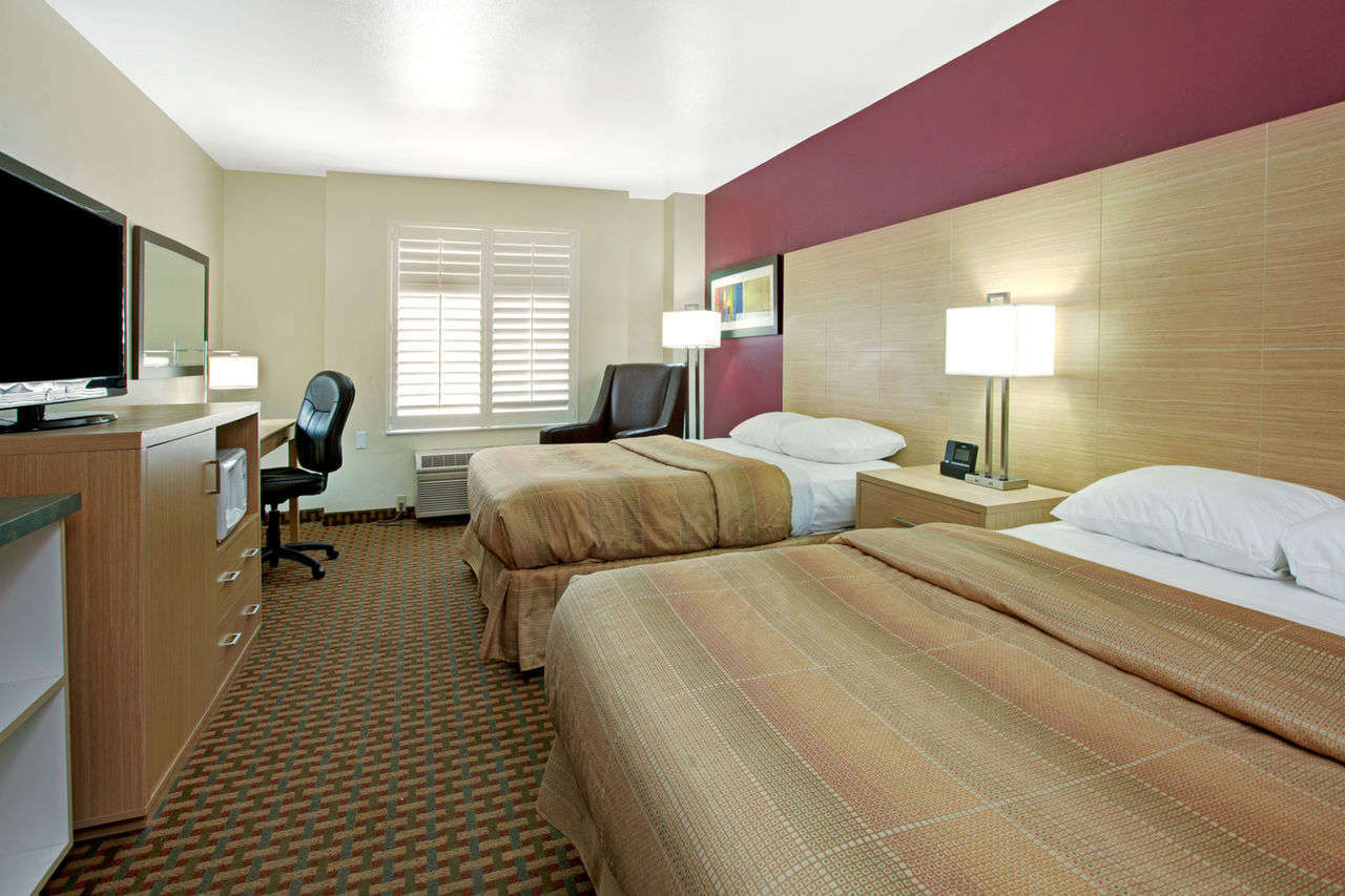 Ramada Golden Hotel Kültér fotó